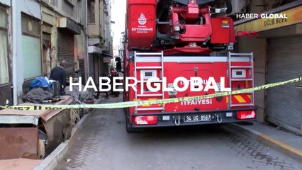 İstanbul'da metruk binada çökme... Sokak kapatıldı