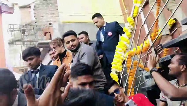 Asim Riaz Crazy fan moments Chase his car at 120 km/hr | Asim Shocking Reaction | Viral Masti