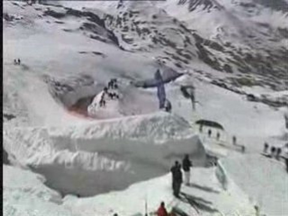 REGIS FAIT UN FRONTFLIP