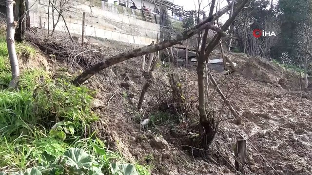 9 kişinin oturduğu üç katlı ev heyelan riski nedeniyle boşaltıldı