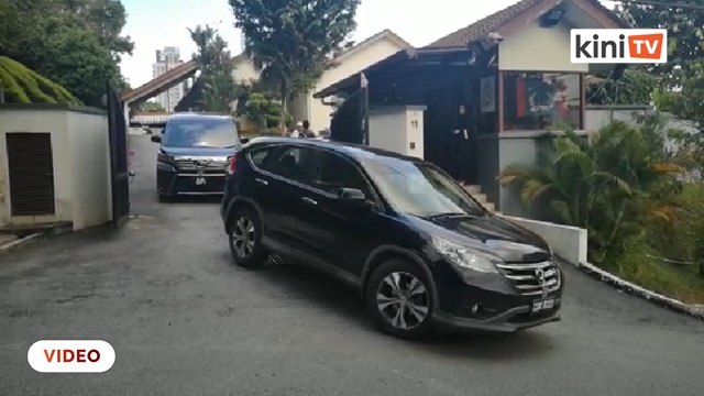 MP PKR sokong Anwar beredar dari rumah Anwar