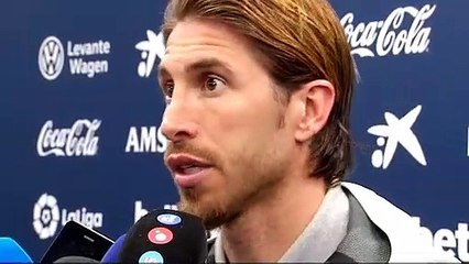 Ramos desvela que se acercó al árbitro para preguntarle si tenía algún problema con él