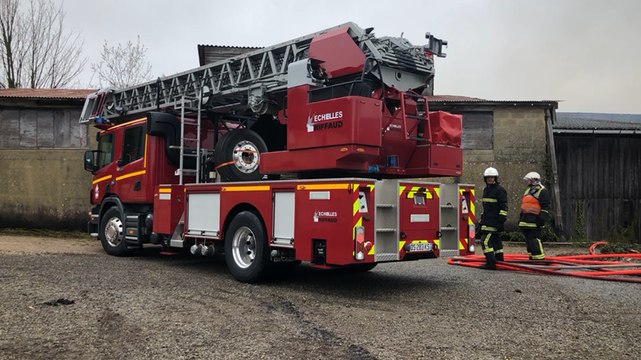 Une échelle neuve utilisée pour lutter contre l’incendie