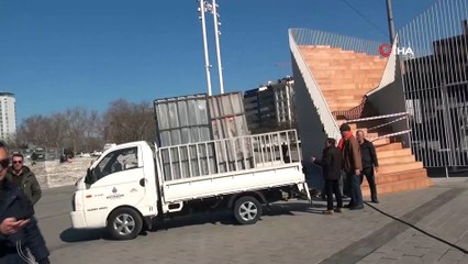 Taksim’deki “Kavuşma Durağı” sergi platformunun sökümüne başlandı