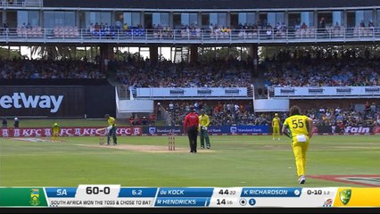 Australia finally make a breakthrough as Hendricks and du Plessis fall