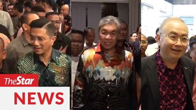 Political leaders attend dinner at Petaling Jaya hotel