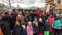 - Hanau’da binlerce kişi ırkçı terör saldırısına karşı bir araya geldi
