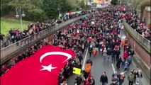 Hanau'da terör ve islamofobi karşıtı yürüyüş