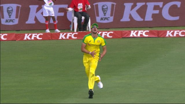 De Kock falls for 70 after being caught by Starc