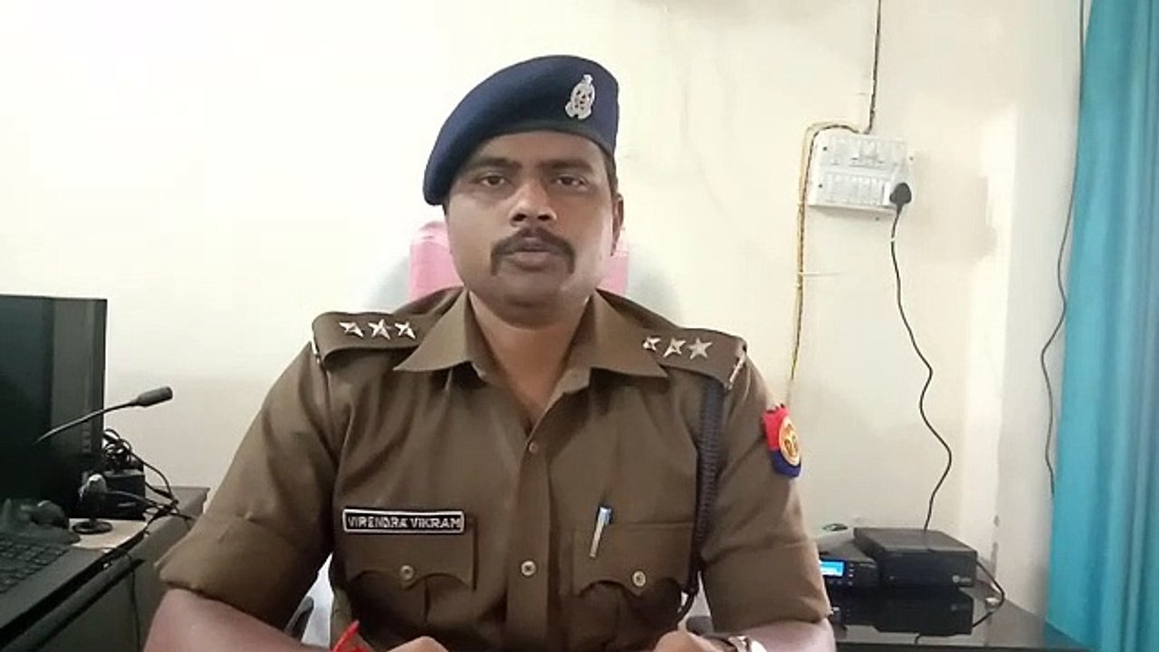 अयोध्या - रेलवे ट्रैक पर मिला अज्ञात 18 वर्षीय युवती का कटा शव