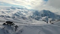 Kayak merkezi Palandöken'de yamaç paraşütü keyfi