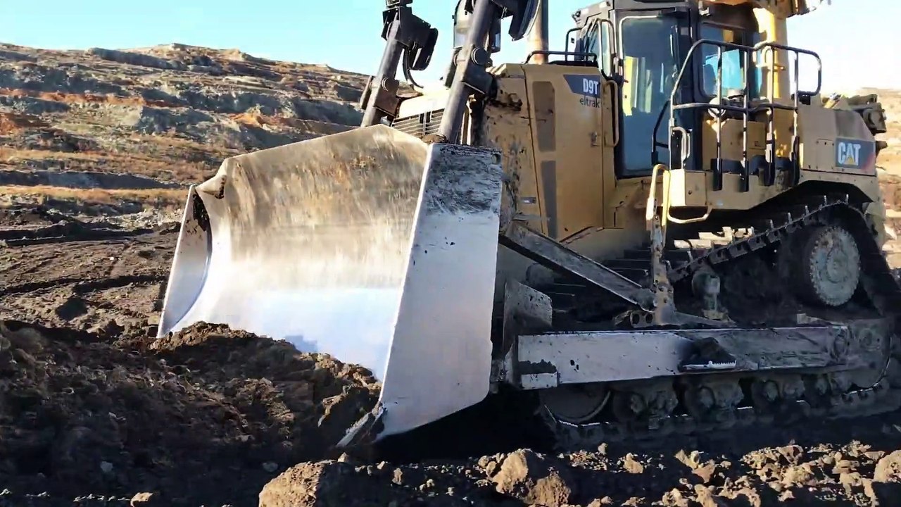 Caterpillar D9T Dozer