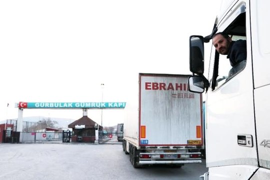 İran'a açılan Gürbulak kapatıldı, TIR kuyruğu 5 kilometreye ulaştı