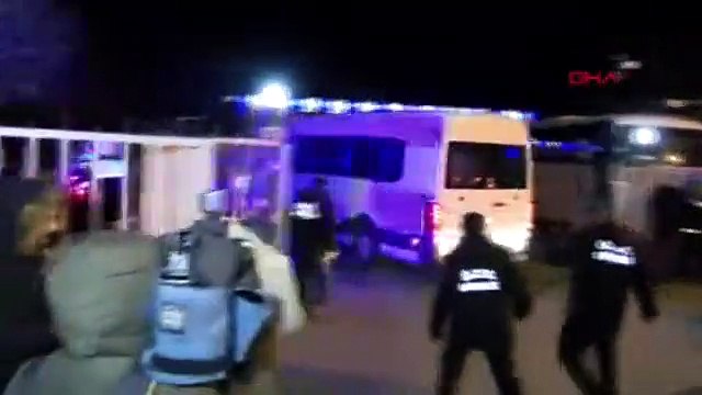 Fenerbahçeli taraftarlar Samandıra'da takım otobüsüne saldırdı