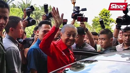 Скачать видео: Tun M letak jawatan, siapa PM-8?