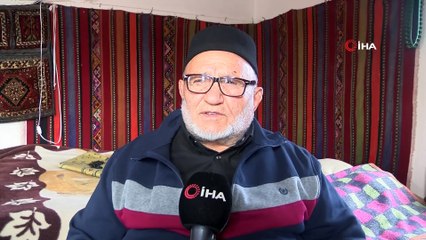 İbrahim dede evine misafir çekmek için tabela yaptırdı