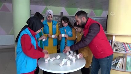 Gönüllü gençler, sokak hayvanları ve kuşlar için doğaya yiyecek bıraktı