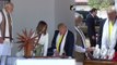 Donald Trump India Visit : Donald Trump ने Sabarmati Ashram में चलाया चरखा, VIDEO VIRAL | Boldsky