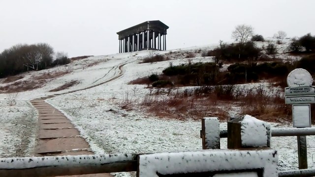 Snow at Penshaw Monument