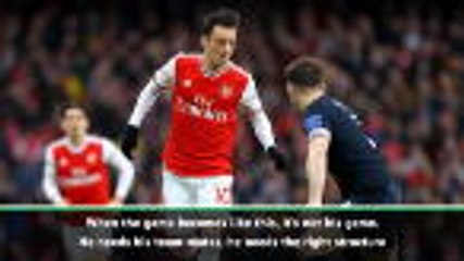 Arteta trying to remind Ozil of defensive duties
