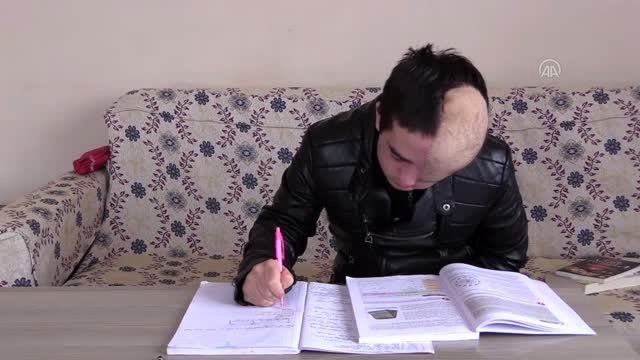 Doku nakli ile hayata tutunan Muhammet Baki'nin hayali öğretmen olmak