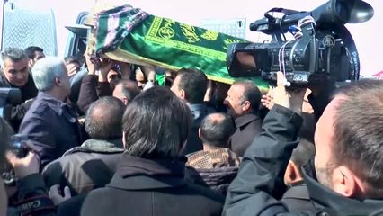 Depremde hayatını kaybedenler toprağa verildi (3)