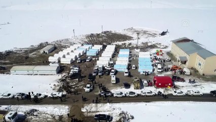 Depremde hayatını kaybedenler toprağa verildi - Drone - VAN