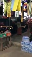 யார் நீ.. ஆதார் அட்டையை காட்டு.. மேற்கு வங்க இளைஞருக்கு பளார் அறை.. கேரள ஆட்டோ டிரைவரின் அராஜகம்!  - வீடியோ