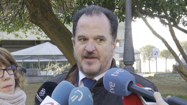 Iturgaiz pide el voto a los votantes de la ultraderecha para defender España