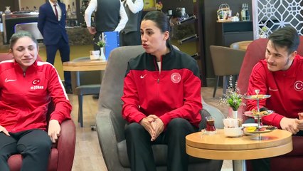 Bakan Kasapoğlu'ndan milli karatecilere ziyaret - İSTANBUL