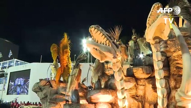 انطلاق عروض مدارس السامبا في كرنفال ريو دي جانيرو السنوي