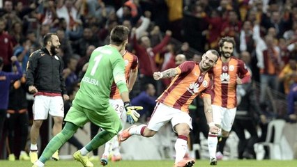 Wesley Sneijder'den Fenerbahçe'ye "ağlama" göndermesi