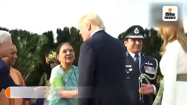 ट्रम्प ताजमहल देखने पहुंचे, परिसर में डेढ़ किमी घूमे; विजिटर बुक में लिखा- इमारत भारतीय संस्कृति की समृद्ध विरासत