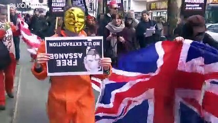 Assange kiadatása ellen tiltakoztak