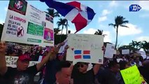 Dominicanos reclaman democracia en protesta en Bayfront Park en Miami