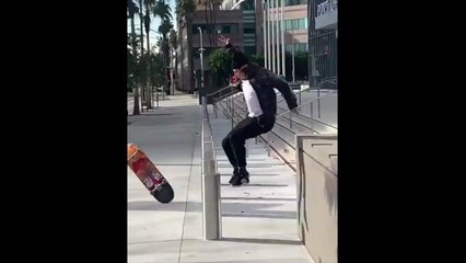 Pire atterrissage d'un saut en skateboard !