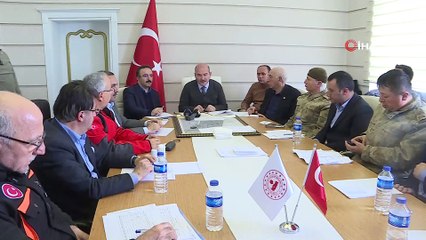 Bakan Soylu, Başkale Kaymakamlığı'nda açıklamalarda bulundu