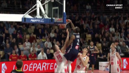Amath M'Baye claque un dunk tout en puissance ! - EuroBasket Qualifiers