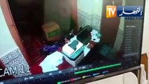 شاهد لحظة سرقة كمبيوتر محمول من مسجد العتيق ببلدية سيدي موسى