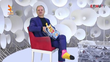 GENT CAKAJ DHE GAZETARI KALOJNE NE NJE MOMENT TJETER
