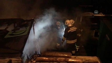 Kocaeli'de çıkan yangında 4 balıkçı barınağı kullanılamaz hale geldi