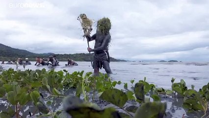 Carnaval em Paraty festeja-se na lama