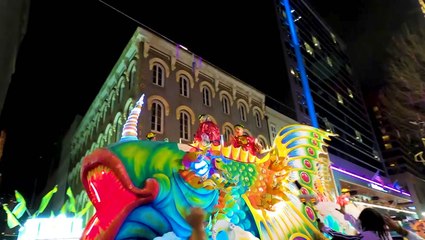 Rain doesn't dampen 'Lundi Gras' fun in New Orleans