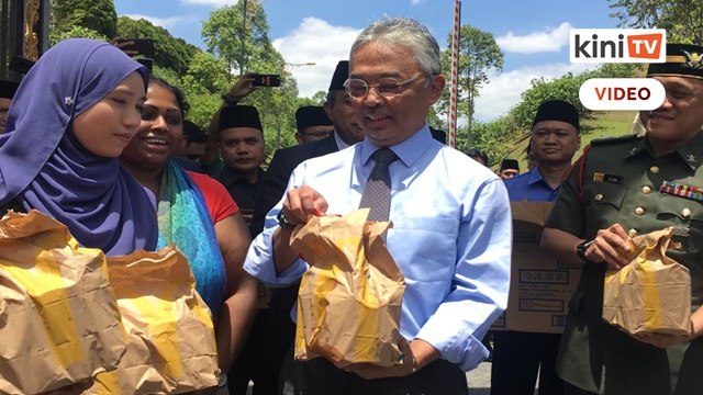 Bersabarlah - Agong belanja McDonald's pula kepada petugas media