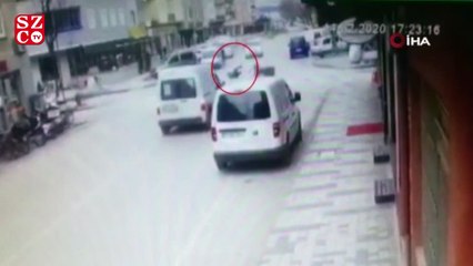 Kamyonetle motosiklet böyle çarpıştı