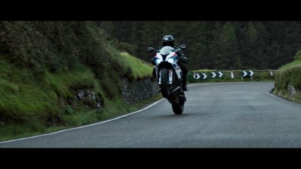 Metzeler Sportec M9 RR - The new Supersports tyre to face difficult challenges