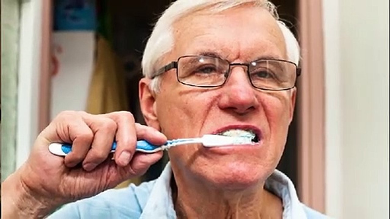Correct Brushing Method - Realtooth Lucknow