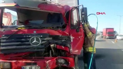 Esenyurt tem'de zincirleme kaza, trafik aksıyor
