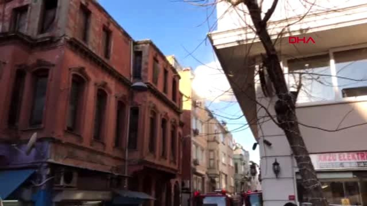 Eminönü'nde otelde yangın