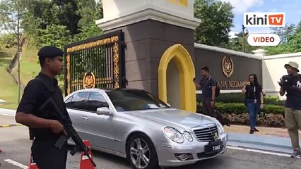 MP PAS, BN tinggalkan istana, dakwa isi borang pilih PM